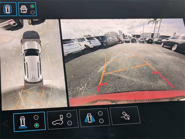Vehicle image 21 of 31