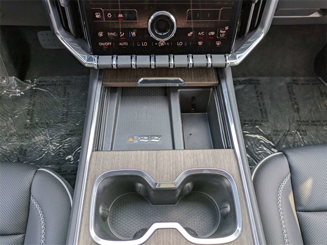 Vehicle image 18 of 31