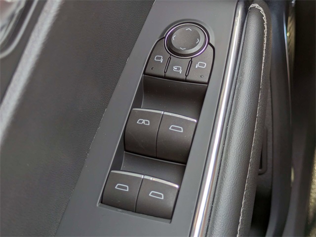 Vehicle image 25 of 31