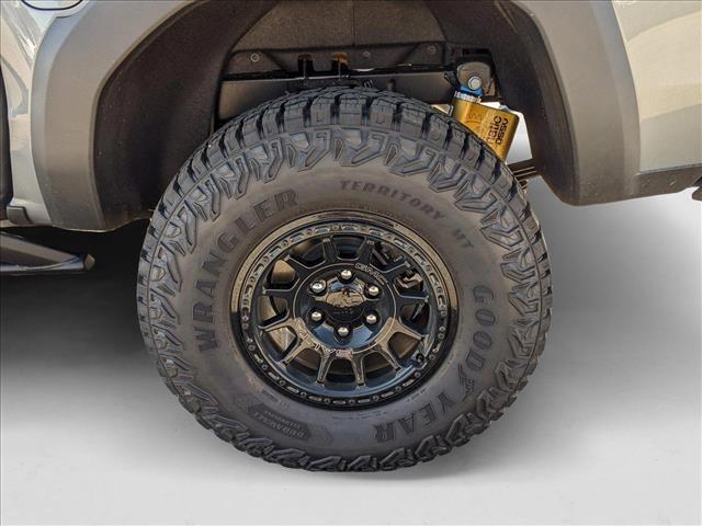 Vehicle image 9 of 21