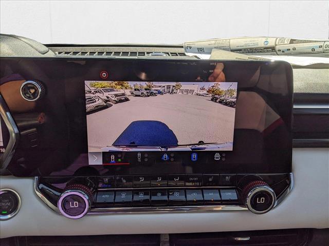 Vehicle image 14 of 21
