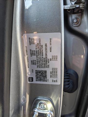Vehicle image 17 of 21