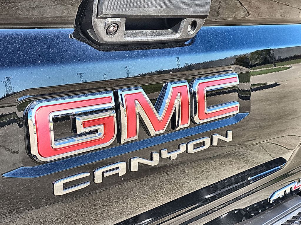 2024 GMC Canyon 4WD AT4 Image 41 of 41