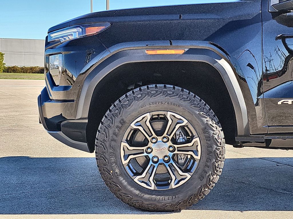 2024 GMC Canyon 4WD AT4 Image 11 of 41