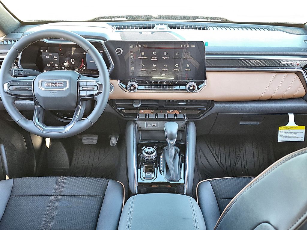 2024 GMC Canyon 4WD AT4 Image 17 of 41