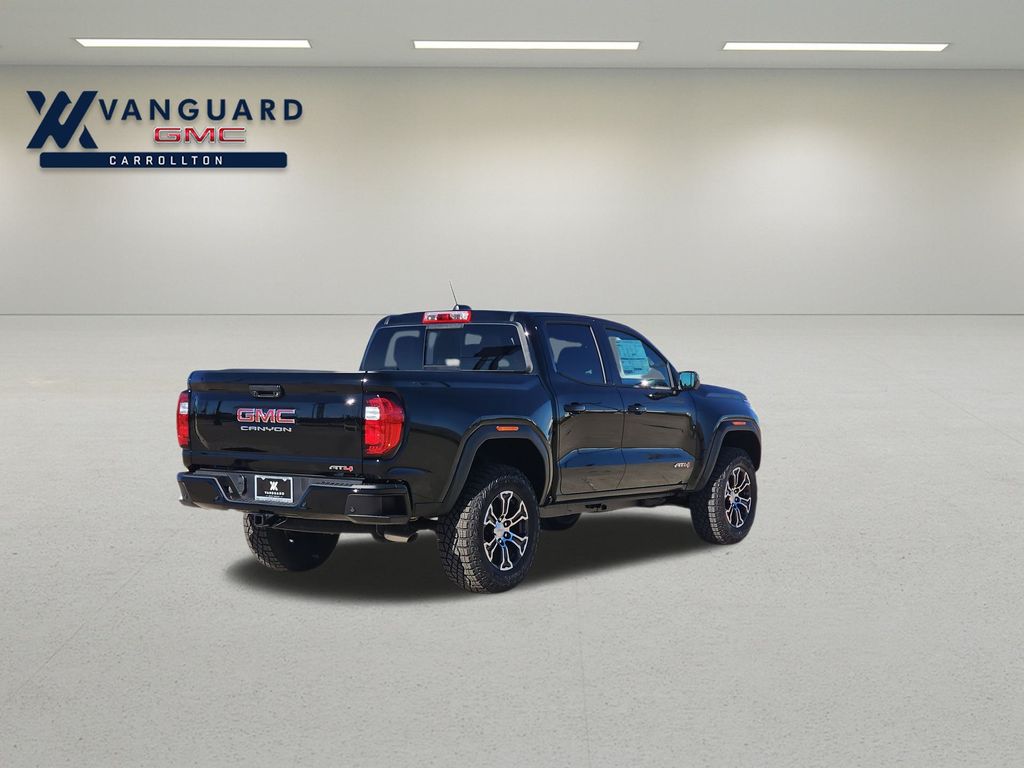 2024 GMC Canyon 4WD AT4 Image 6 of 41