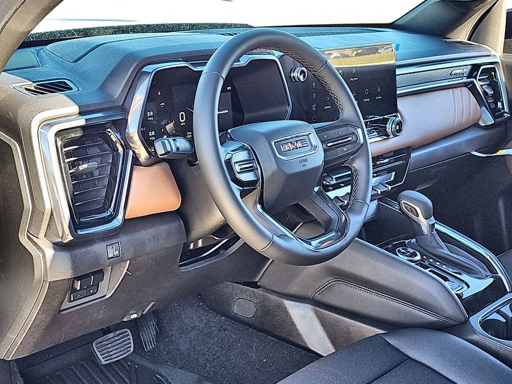 2024 GMC Canyon 4WD AT4 Image 19 of 41