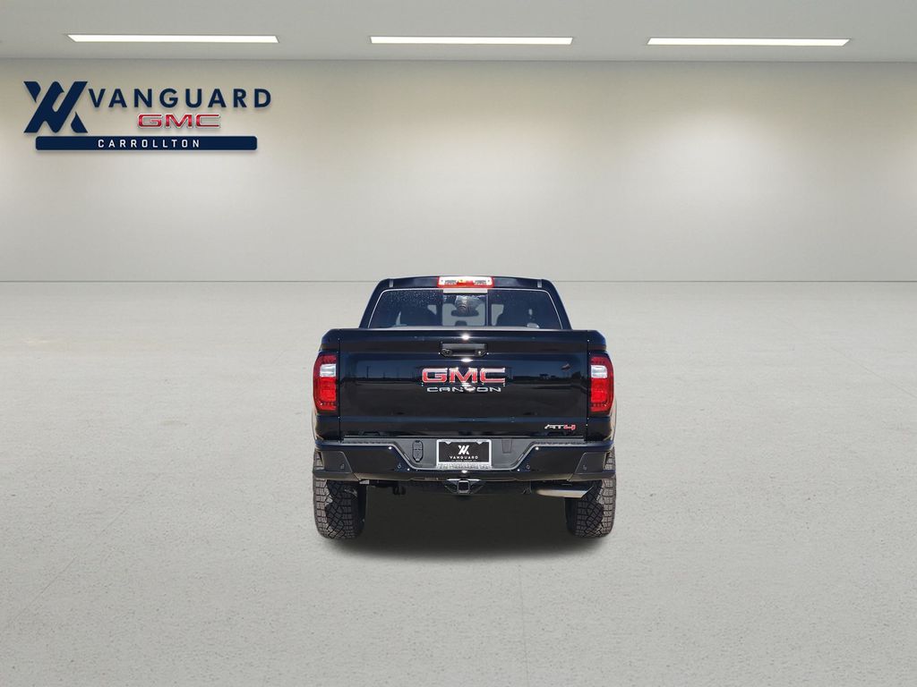2024 GMC Canyon 4WD AT4 Image 7 of 41