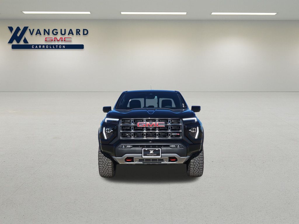 2024 GMC Canyon 4WD AT4 Image 3 of 41