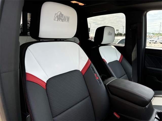 Vehicle image 25 of 29