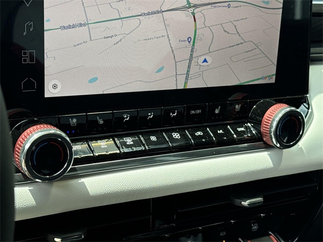 Vehicle image 21 of 29