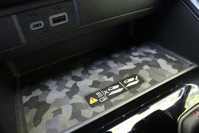 Vehicle image 13 of 26