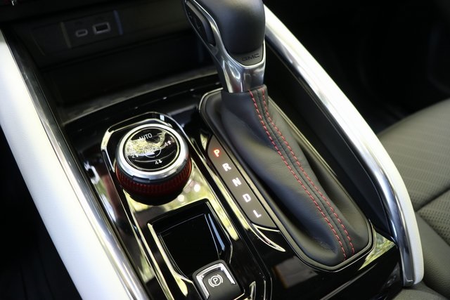 Vehicle image 11 of 26