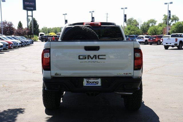 Vehicle image 4 of 26