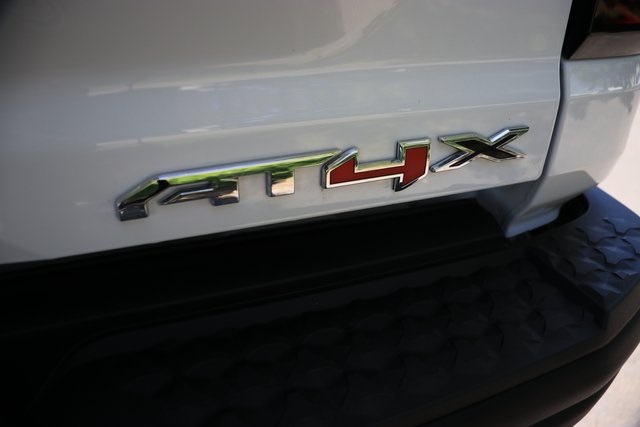 Vehicle image 14 of 26