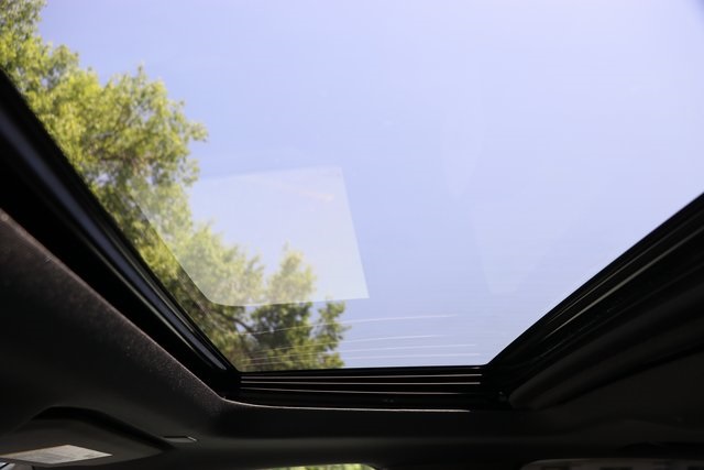 Vehicle image 25 of 26