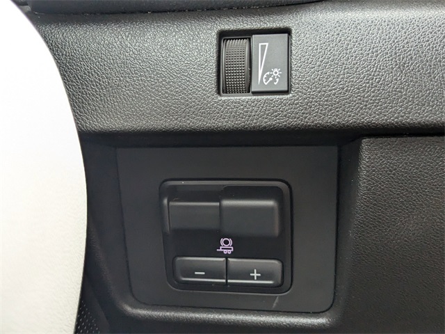 2024 GMC Canyon 4WD AT4X Image 29 of 37