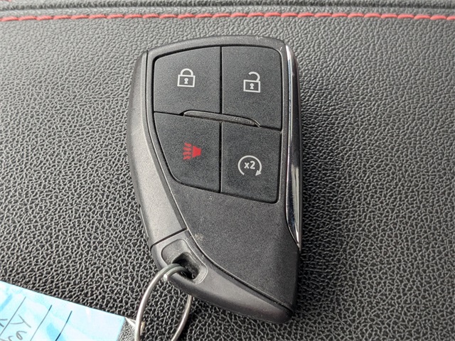 2024 GMC Canyon 4WD AT4X Image 26 of 37