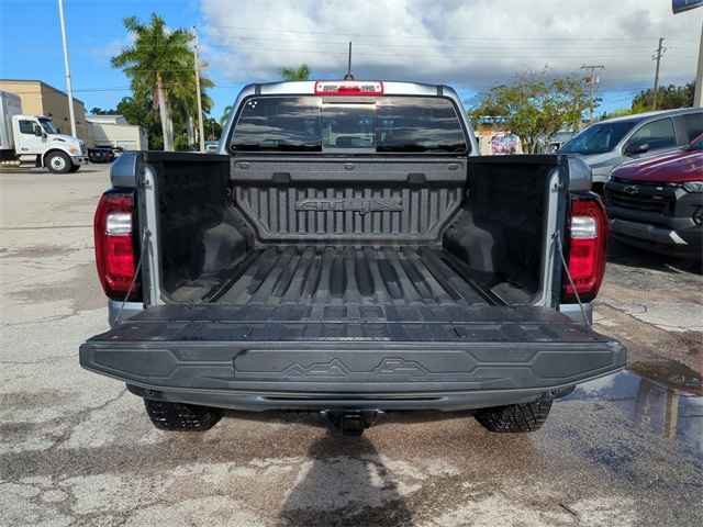 2024 GMC Canyon 4WD AT4X Image 10 of 37