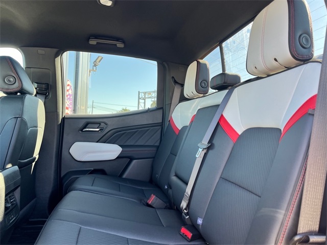 Vehicle image 19 of 21
