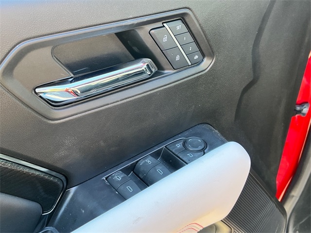 Vehicle image 10 of 21