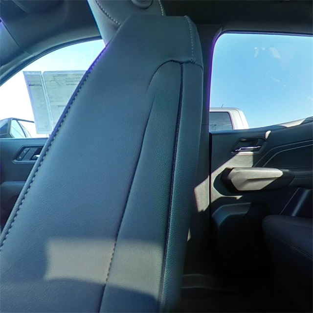 Vehicle image 26 of 28