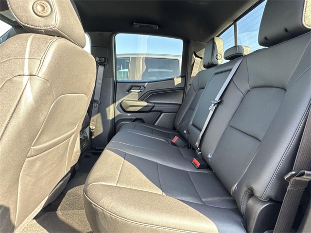 Vehicle image 10 of 28