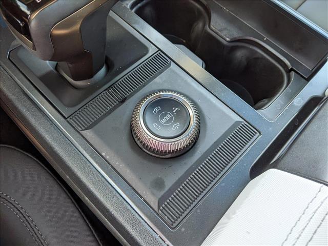 Vehicle image 16 of 21