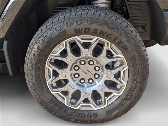 Vehicle image 8 of 21