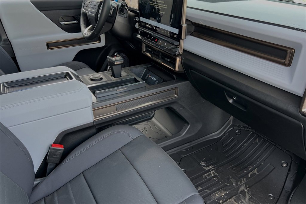 Vehicle image 13 of 23