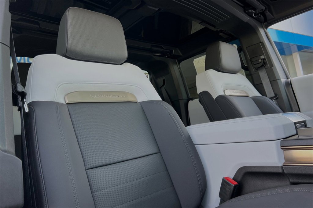Vehicle image 14 of 23