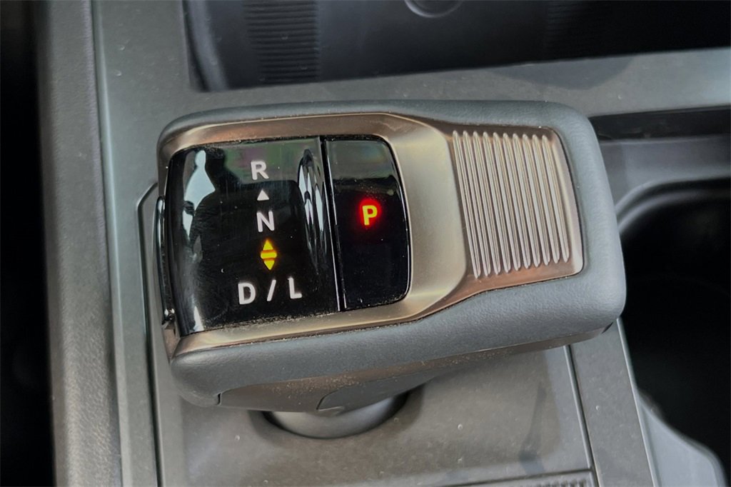 Vehicle image 19 of 23