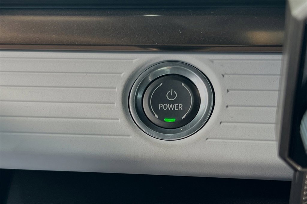 Vehicle image 20 of 23