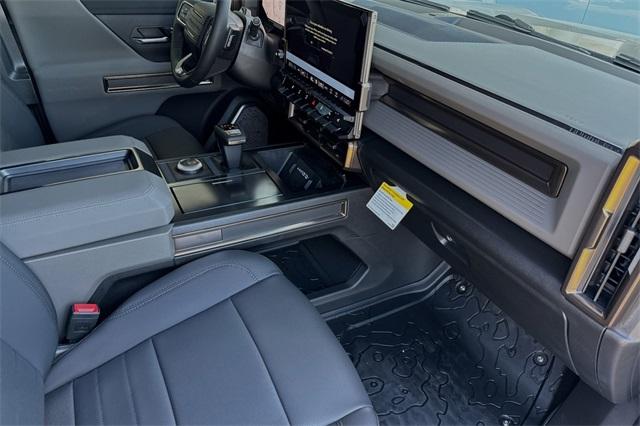 Vehicle image 13 of 21