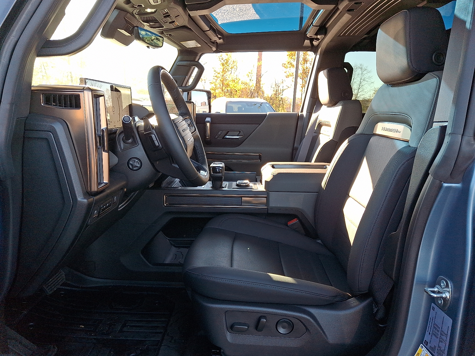 2024 GMC HUMMER EV SUV 3X Image 10 of 22