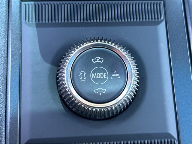 Vehicle image 26 of 39