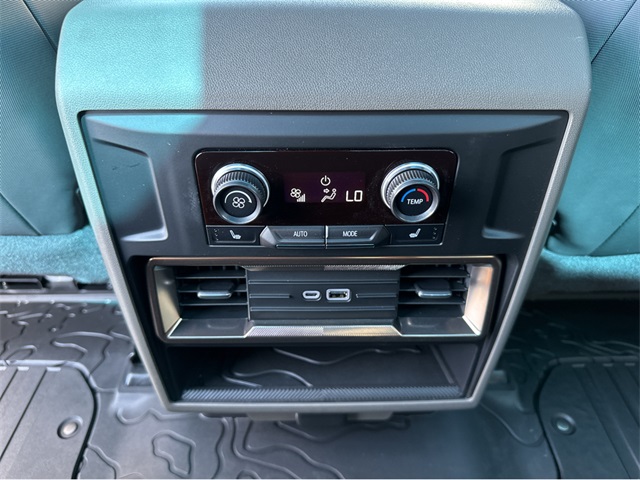 Vehicle image 15 of 39