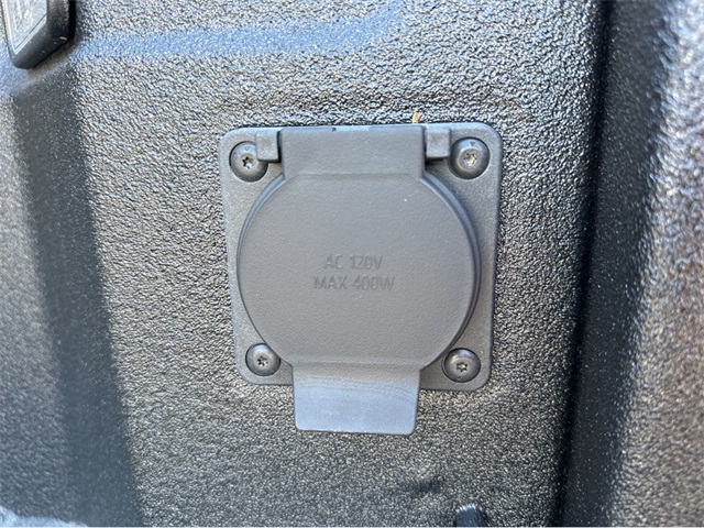 Vehicle image 33 of 39