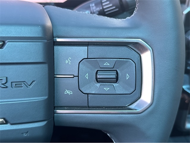 Vehicle image 21 of 39