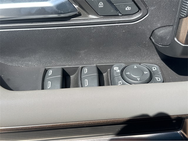 Vehicle image 30 of 39