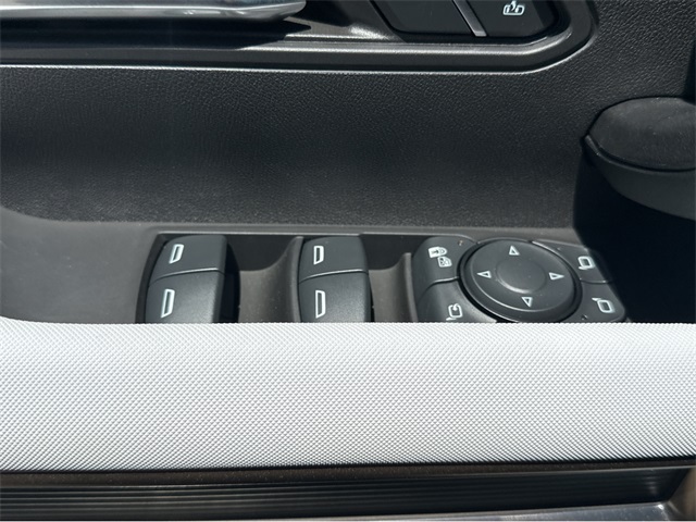Vehicle image 30 of 39