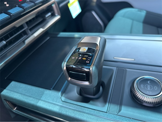 Vehicle image 25 of 39