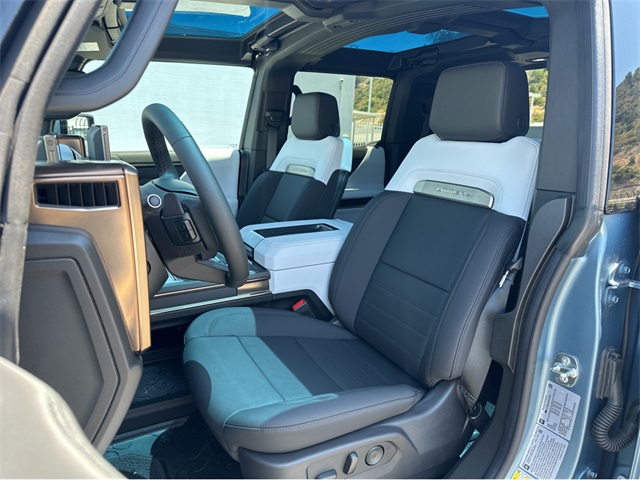 Vehicle image 8 of 39