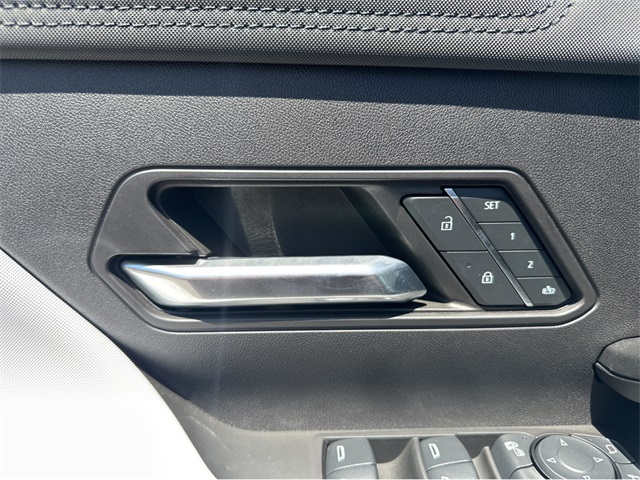 Vehicle image 29 of 39