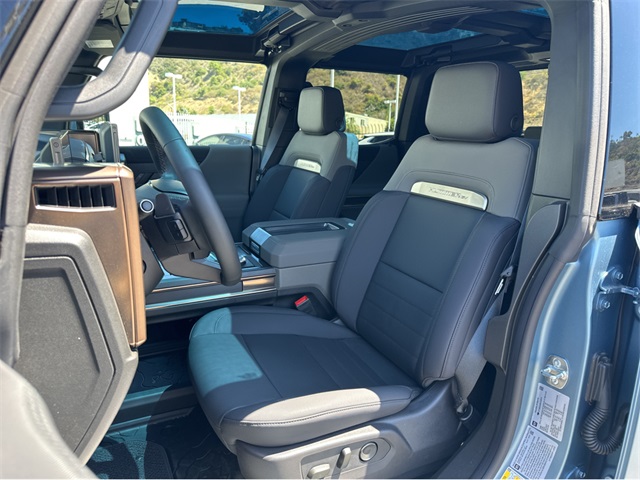 Vehicle image 8 of 38