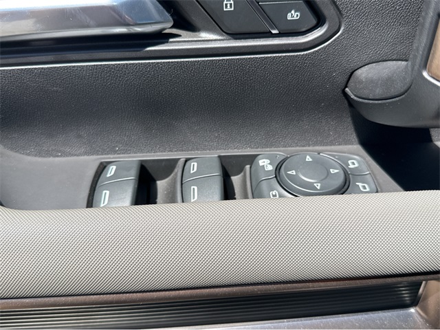Vehicle image 30 of 38