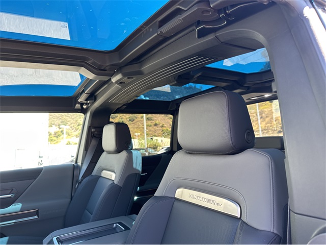 Vehicle image 7 of 38
