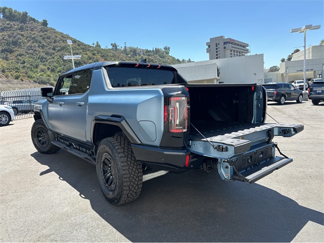 Vehicle image 32 of 38