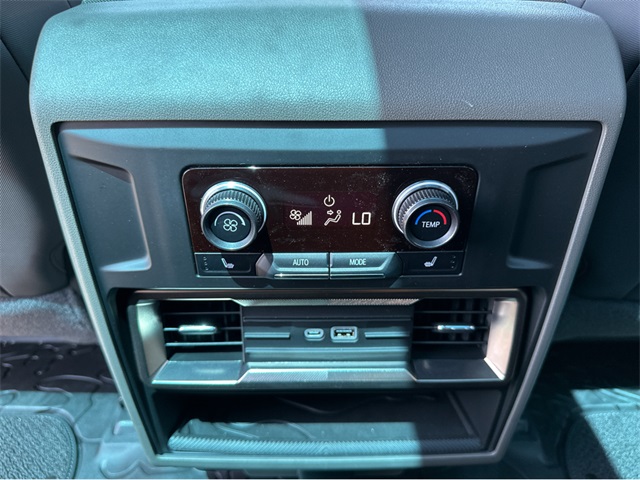 Vehicle image 15 of 38