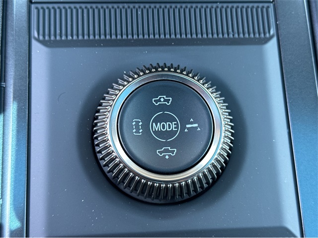 Vehicle image 26 of 38